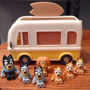 Bluey Juice Truck With 7 Figures